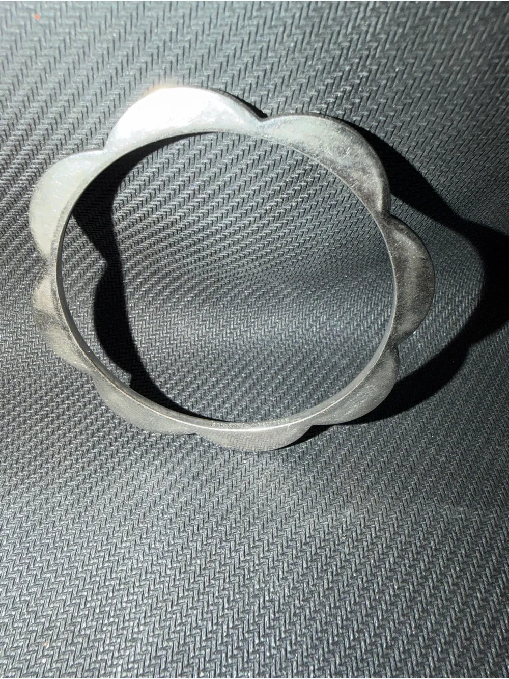 Kate Spade Scalloped Edge Women’s Bangle Bracelet - Picture 3 of 4